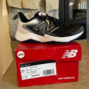 BNWT New Balance Rave Run V2 2.5WIDE